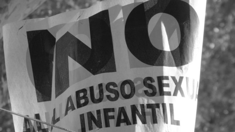 Abuso-sexual-infantil-cartel-01.jpg