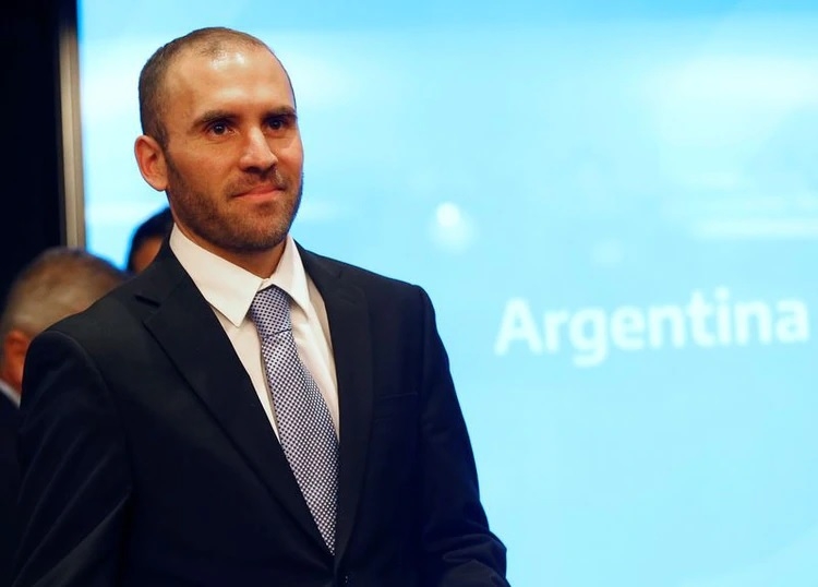MINISTRO DE ECONOMIA.jpg