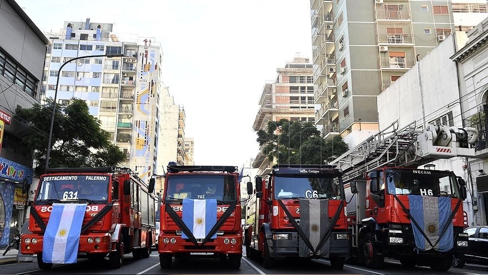 homenaje bomberos.jpg