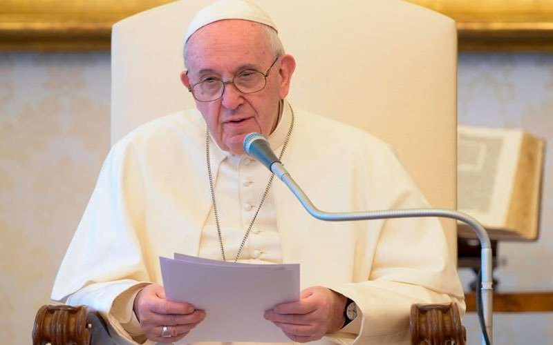 Papa-Francisco-Biblioteca-Audiencia-Vatican-Media-13052020.jpg