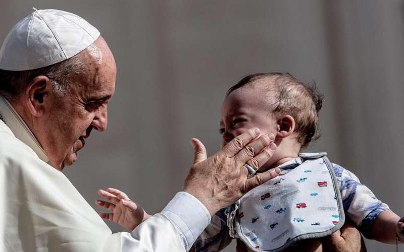 PapaFrancisco_BendiceNin~o_120619_DanielIban~ezACI.jpg