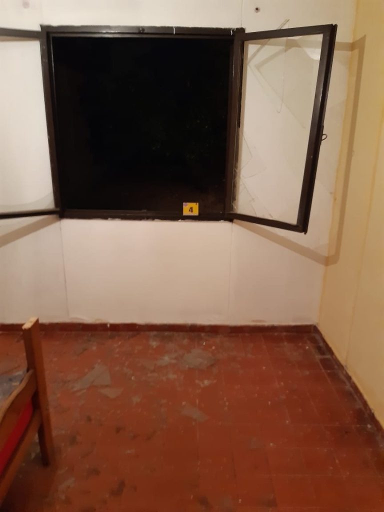 casa robada.jpg