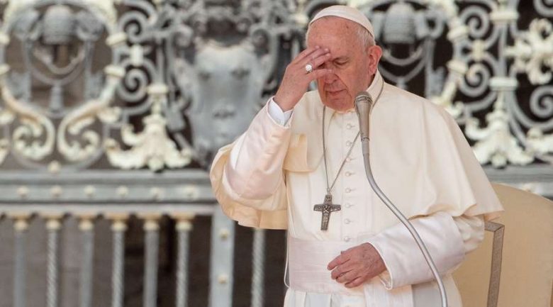 ok-PapaFrancisco_Sen~alDeLaCruz_050619_DanielIban~ez_ACI.jpg
