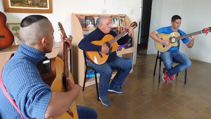 ARTISTAS-EMERGENTES.jpg