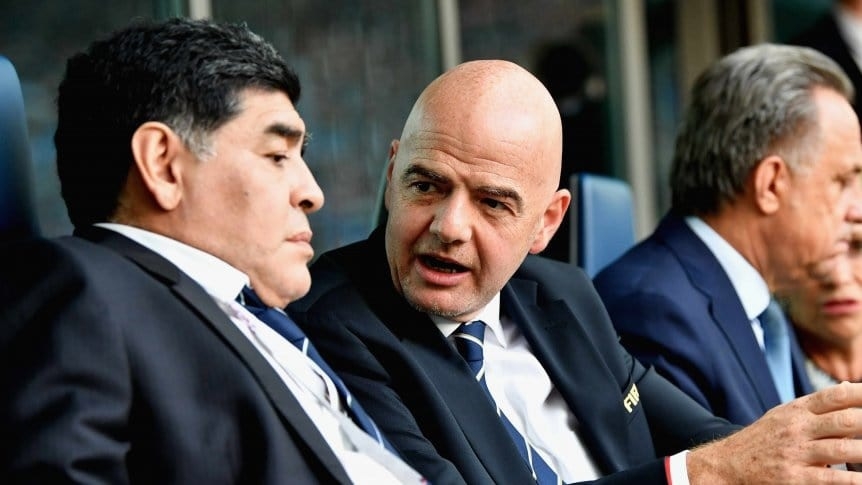 maradona infantino.jpg
