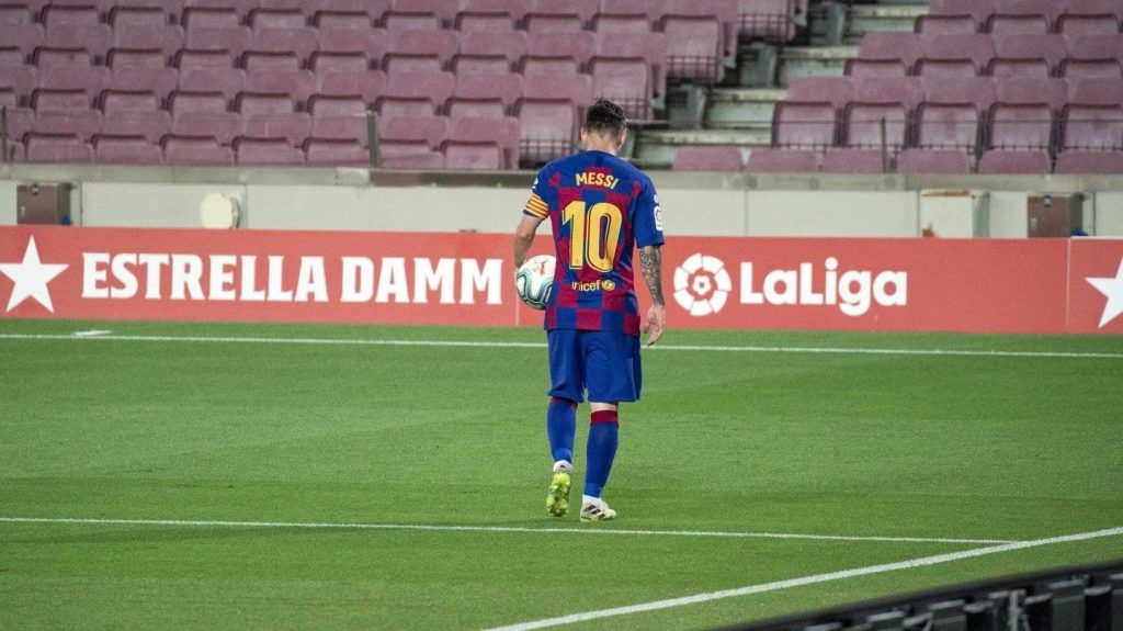 messi afuera.jpg