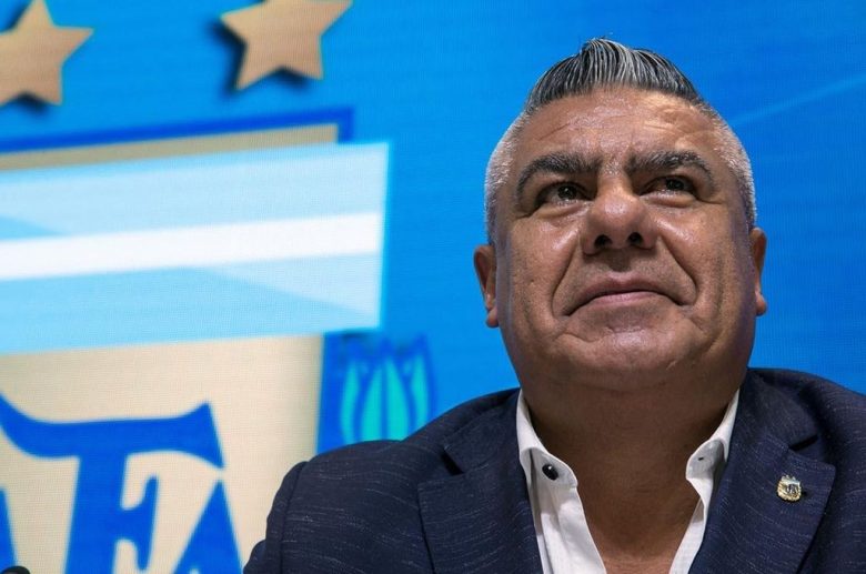 275574_tapia.jpg