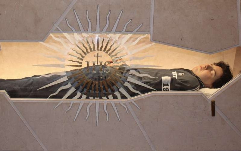 CarloAcutis_tumba_DiocesiAssisiNoceraGualdoTadino.jpg