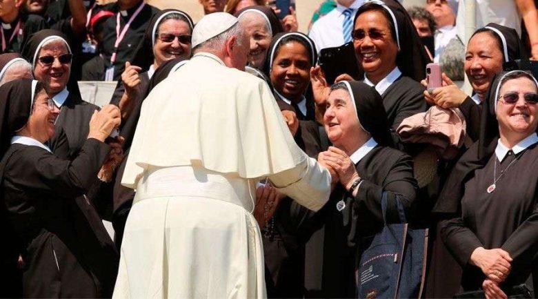 PapaFrancisco_religiosas_DanielIbanez_ACIPrensa_131118.jpg