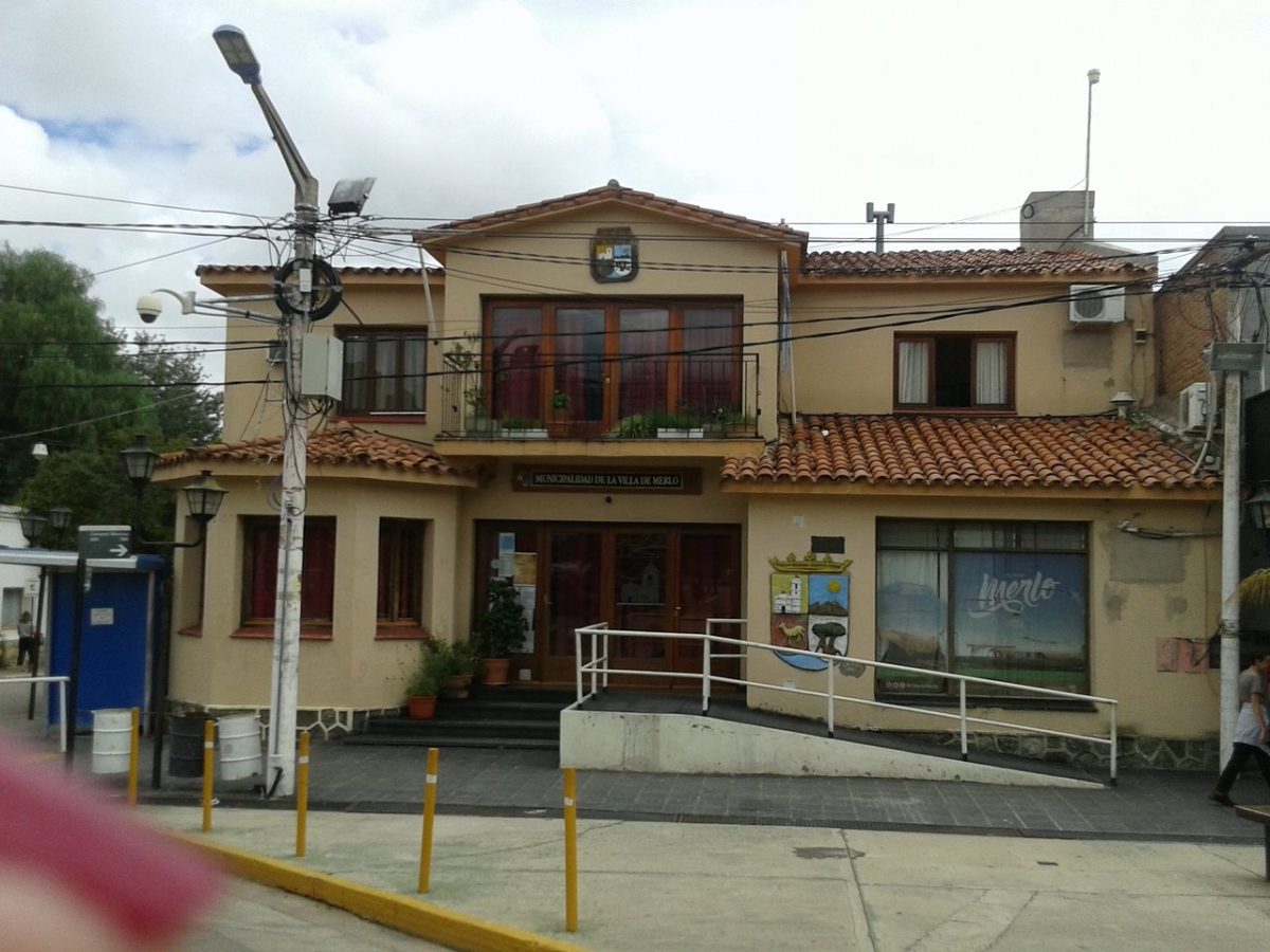 edificio-municipal-de.jpg