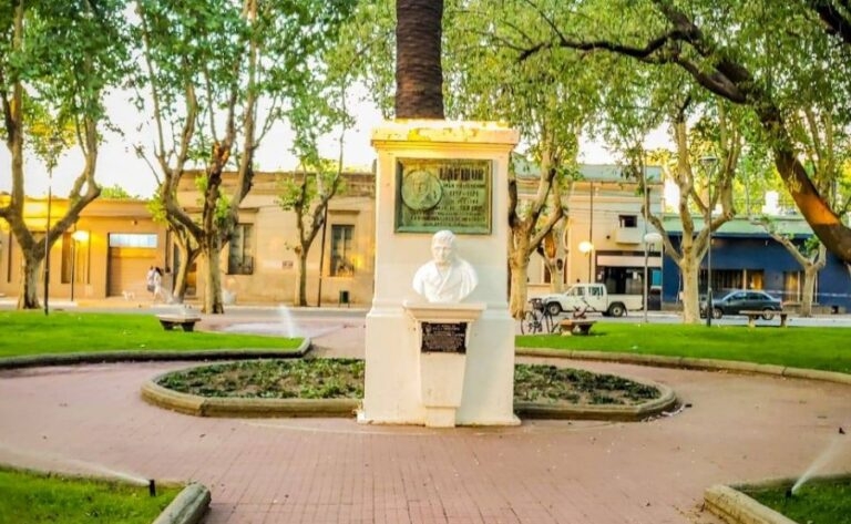 Plaza-lafinur-768x473.jpg