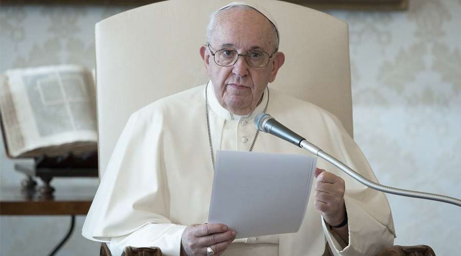 PapaFrancisco_AudienciaGeneral_Biblioteca_11112020_VaticanMedia.jpg
