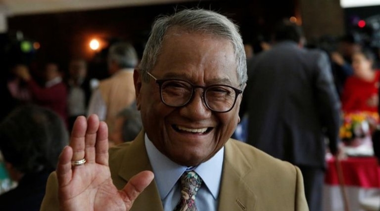 ARMANDO MANZANERO.jpg