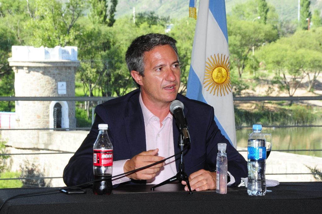 DSC8795-1.jpg