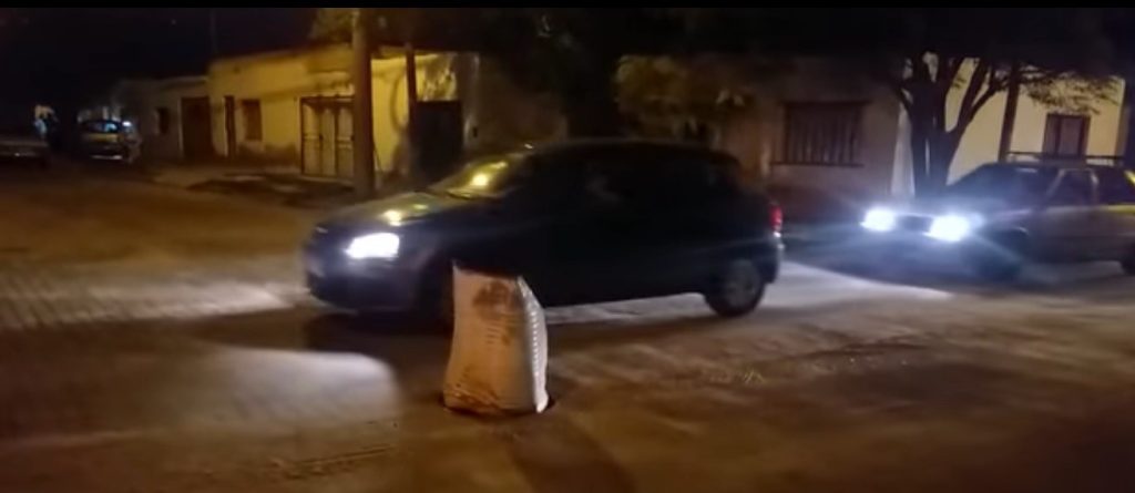 TACHOENELMEDIODELACALLE.jpg