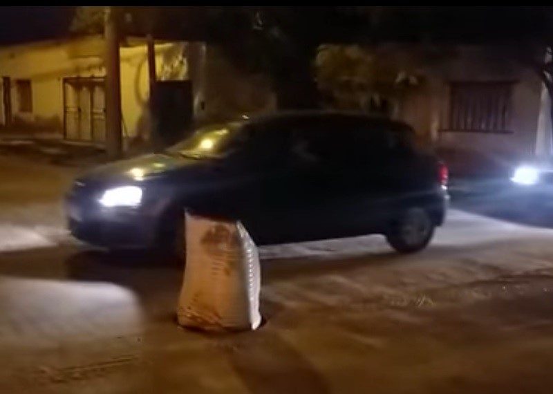 TACHOENELMEDIODELACALLE.jpg