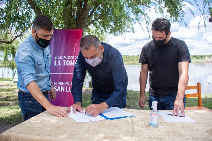 Firma-Cesión-Embalse-3 (1).jpg