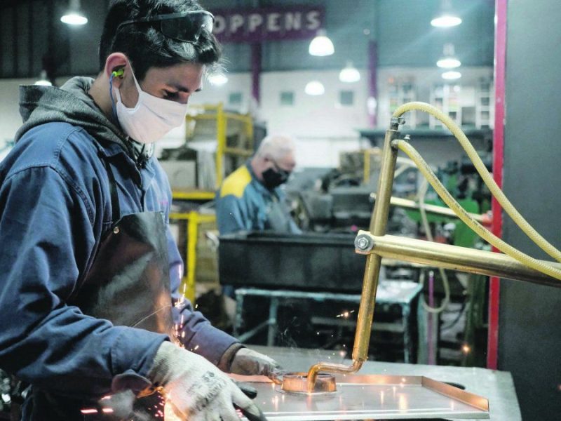 durante-los-primeros-trece-dias-del-ano-el-consumo-energia-la-industria-fue-el-mayor-2011.jpg
