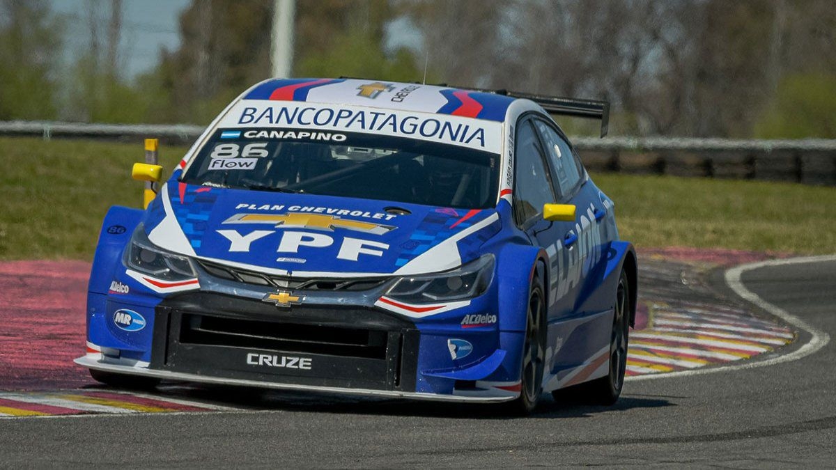 agustin-canapino-se-llevo-la-primera-fecha-del-super-tc2000-el-autodromo-buenos-aires-rossi-y-santero-lo-escoltaron.jpg