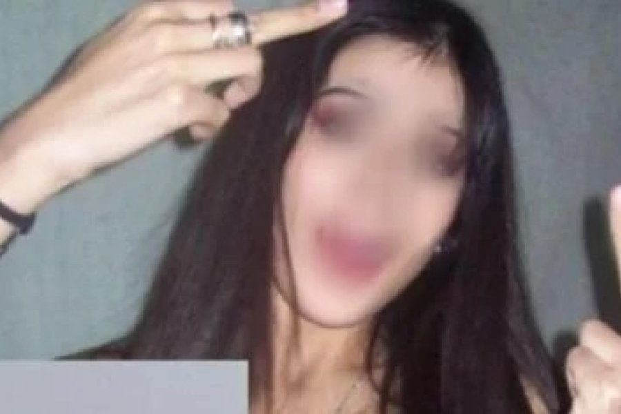 AMIRA.jpg
