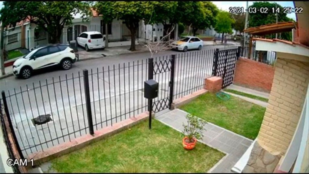 inseguridad-cordoba-abrio-la-puerta-su-casa-y-le-robaron.jpg