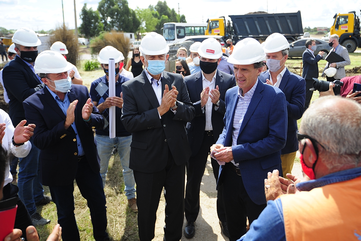 Gobernador-junto-a-Katopodis-recorren-obras-6.jpg