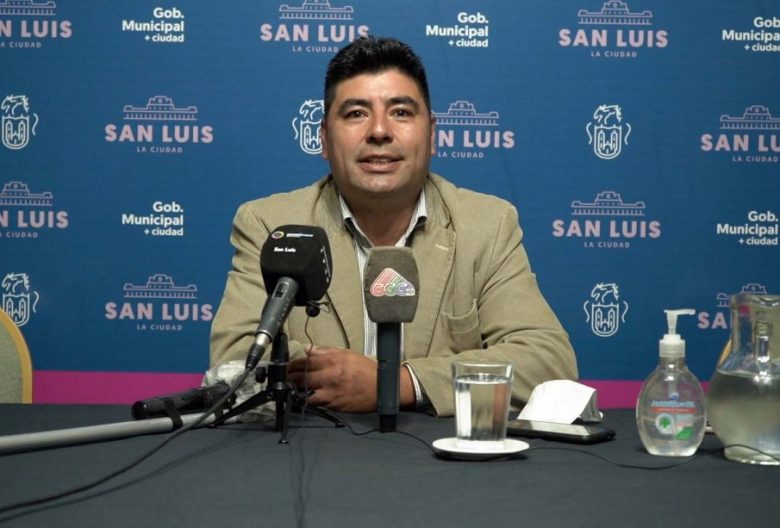 JORGE-LEDEZMA-CONFERENCIA-2-1-1-905x613.jpg