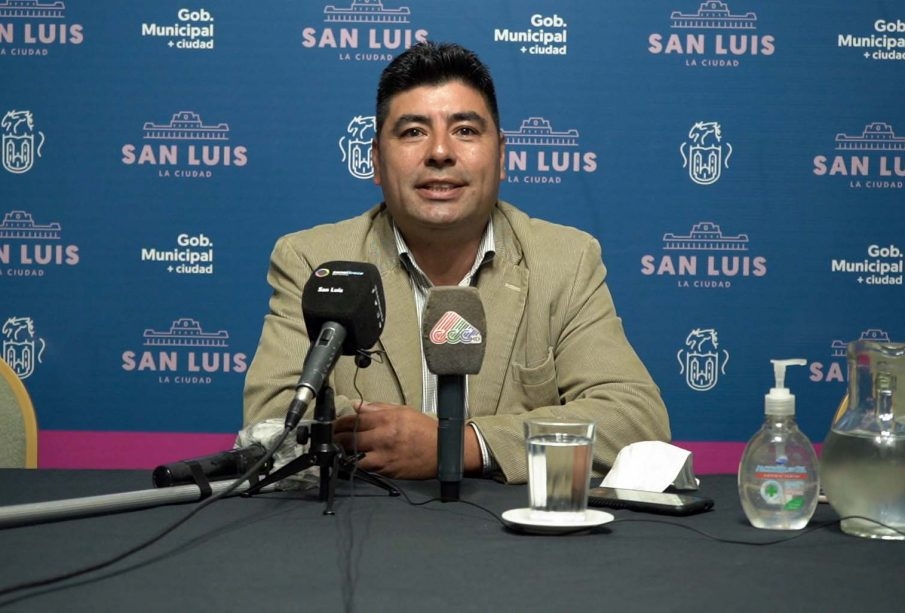 JORGE-LEDEZMA-CONFERENCIA-2-1-1-905x613.jpg