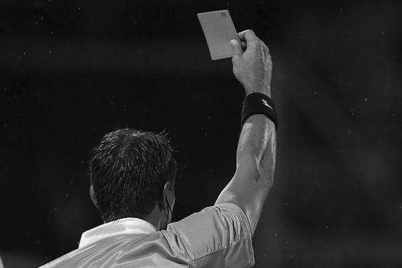 arbitro tarjetaok.jpg