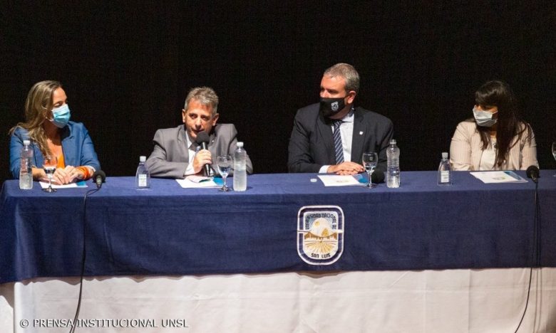 210408-Firma-Convenio-Universidad-Municipio-91-19-1000x600.jpg