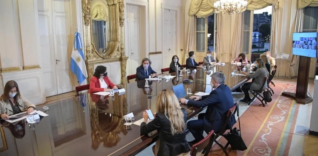 el-jefe-de-gabinete-santiago___uPs2Q0-QK_1256x620__1.jpg
