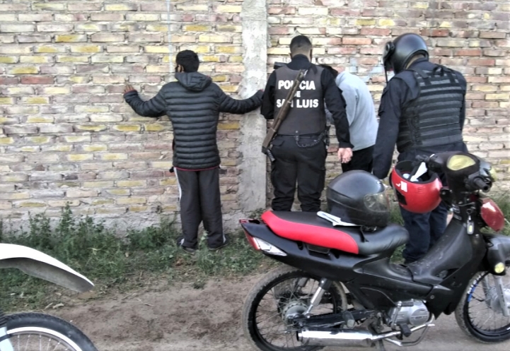 tresdetenidos.jpg