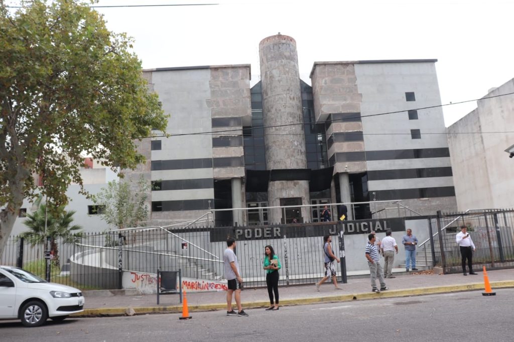 8de99c30-c65a-4922-b523-632cec20429b.jpg