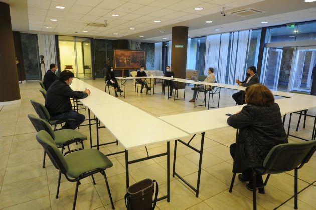 Reunion-con-diputados-1-630x419 (1).jpg