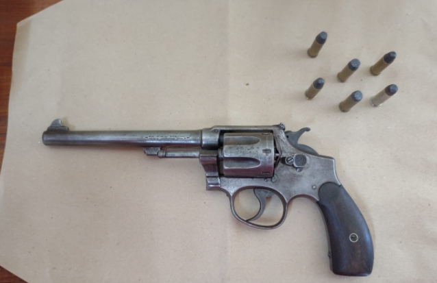 revolver.jpg