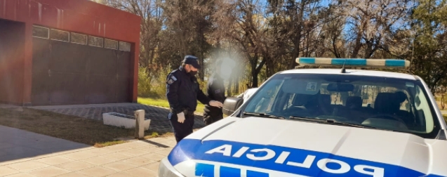 policialess.jpg