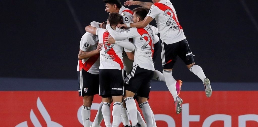 los-jugadores-de-river-celebran___arVDZ-9he_1256x620__1.jpg