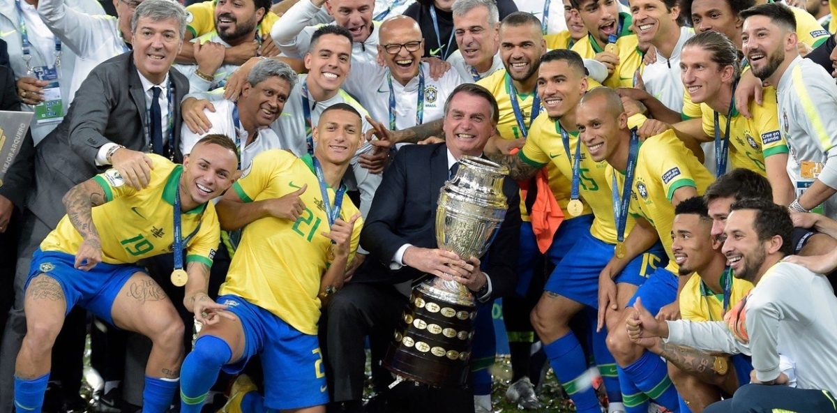 bolsonaro-y-la-seleccion-de___n_1OsvKbx_1256x620__1.jpg