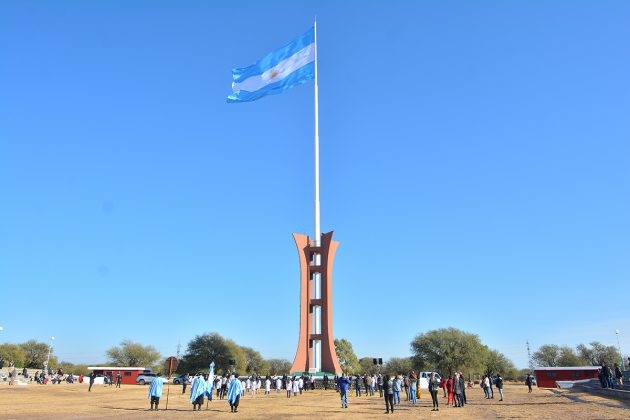 1-Promesa-a-la-Bandera-2-630x420.jpg