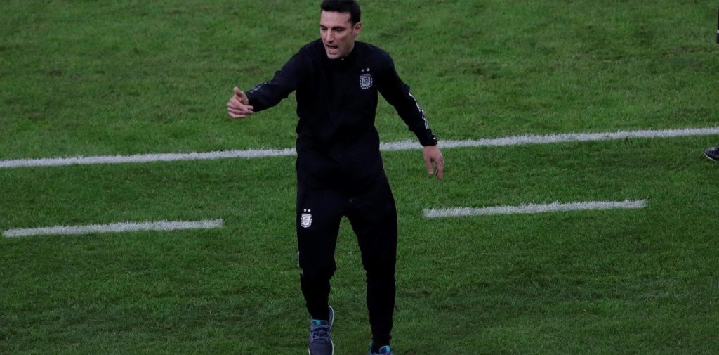 lionel-scaloni-el-dt-que___uNRnlBy78_1256x620__1.jpg