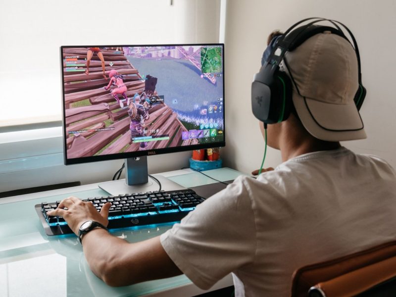 skynews-pc-gamer-gaming-fortnite_4948028.jpg