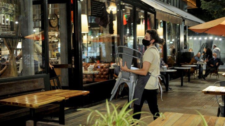 restricciones-cierre-restaurantes-baresjpeg.jpg