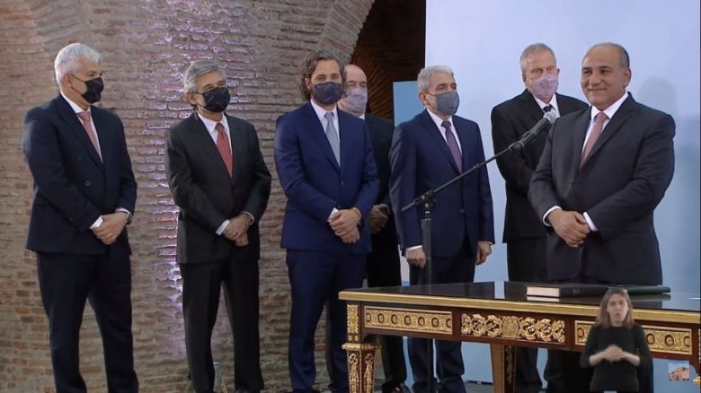 alberto-fernandez-toma-el-juramento-de-juan-manzur-y-los-nuevos-ministros-1233152.jpg