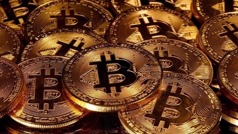 bitcoin_mass_reuters_1605693545004_1.jpg_1956802537.jpg