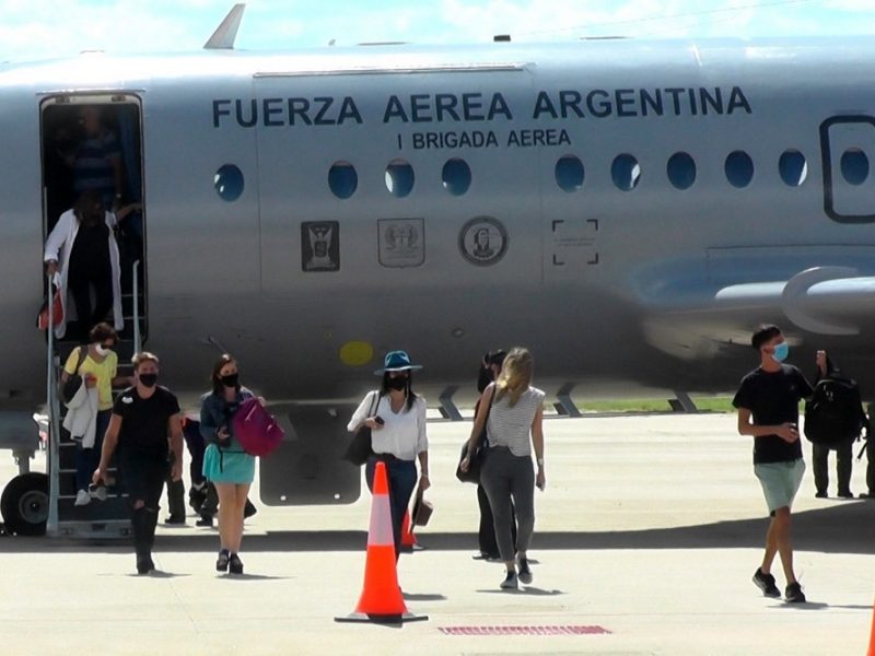 pasajeros-descendiendo.jpg