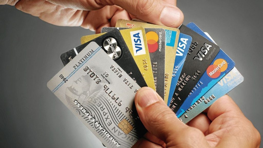 polemica-sobre-la-refinanciacion-de-las-tarjetas-de-credito-1004338.jpg