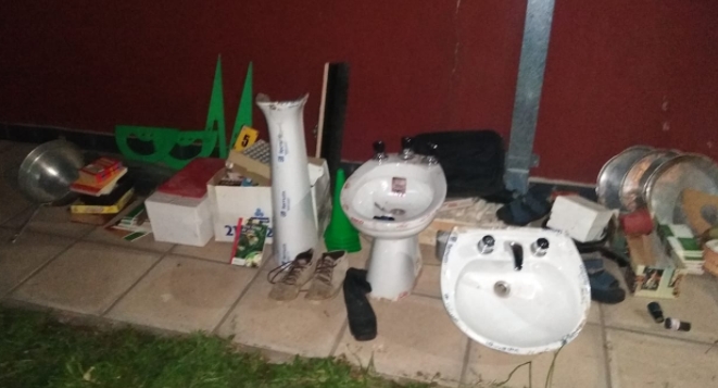 elementosrobadosdeunaescuela.jpg
