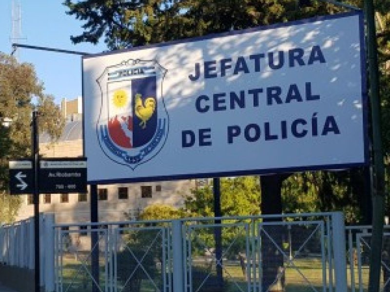 LA JEFATURA CENTRA DE POLICÍA PASÓ A DISPONIBILIDAD A DOS EFECTIVOS.jpg