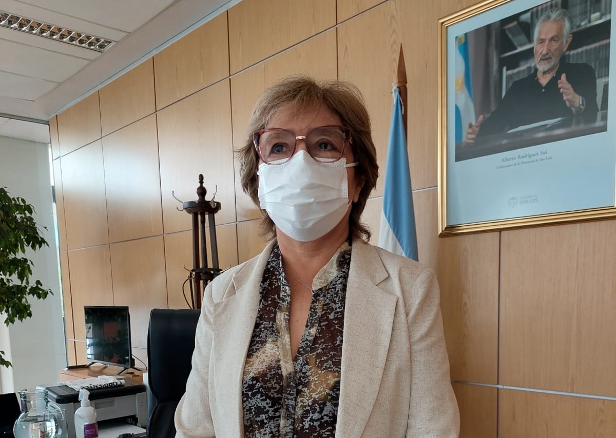 ROSA DAVILA.jpg