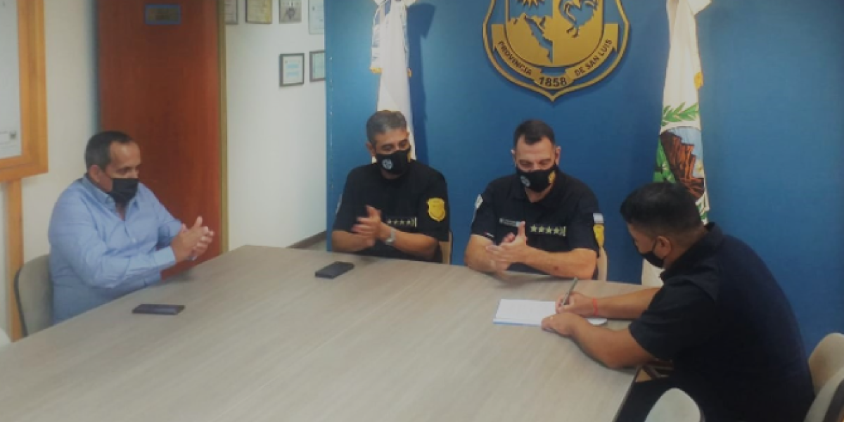 policialesdevolucióm.jpg